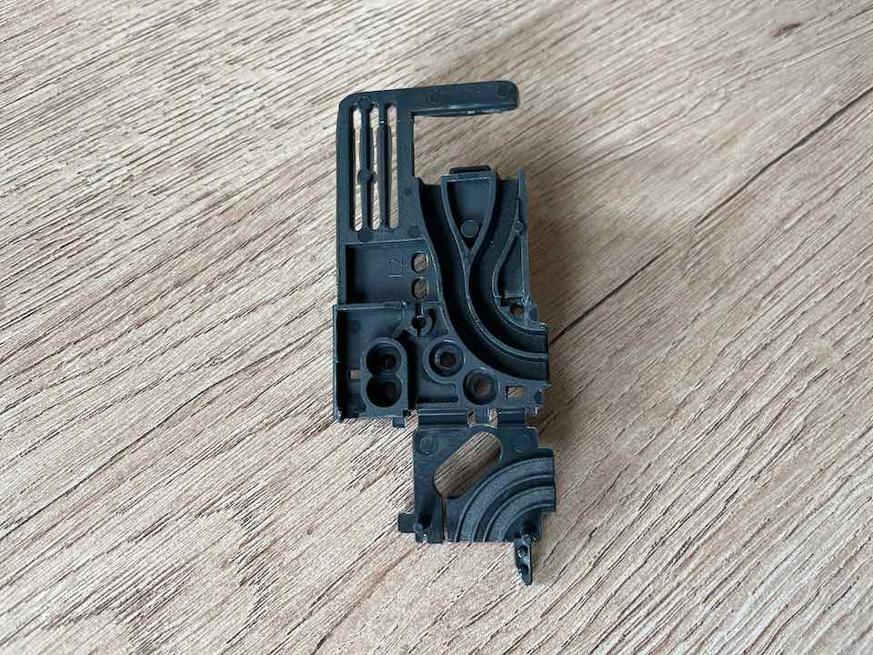 vedení řetízku levé